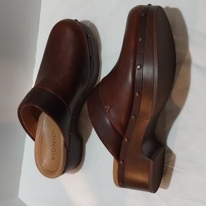 Vionic Kacie Brown Leather Studded Slip on Clogs Size 8 Women's